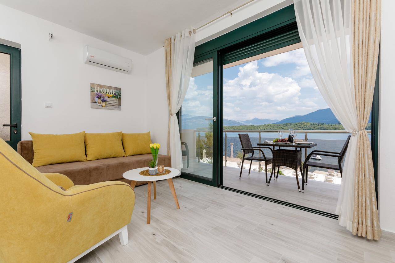 Apartmani Mia Tivat Exterior foto