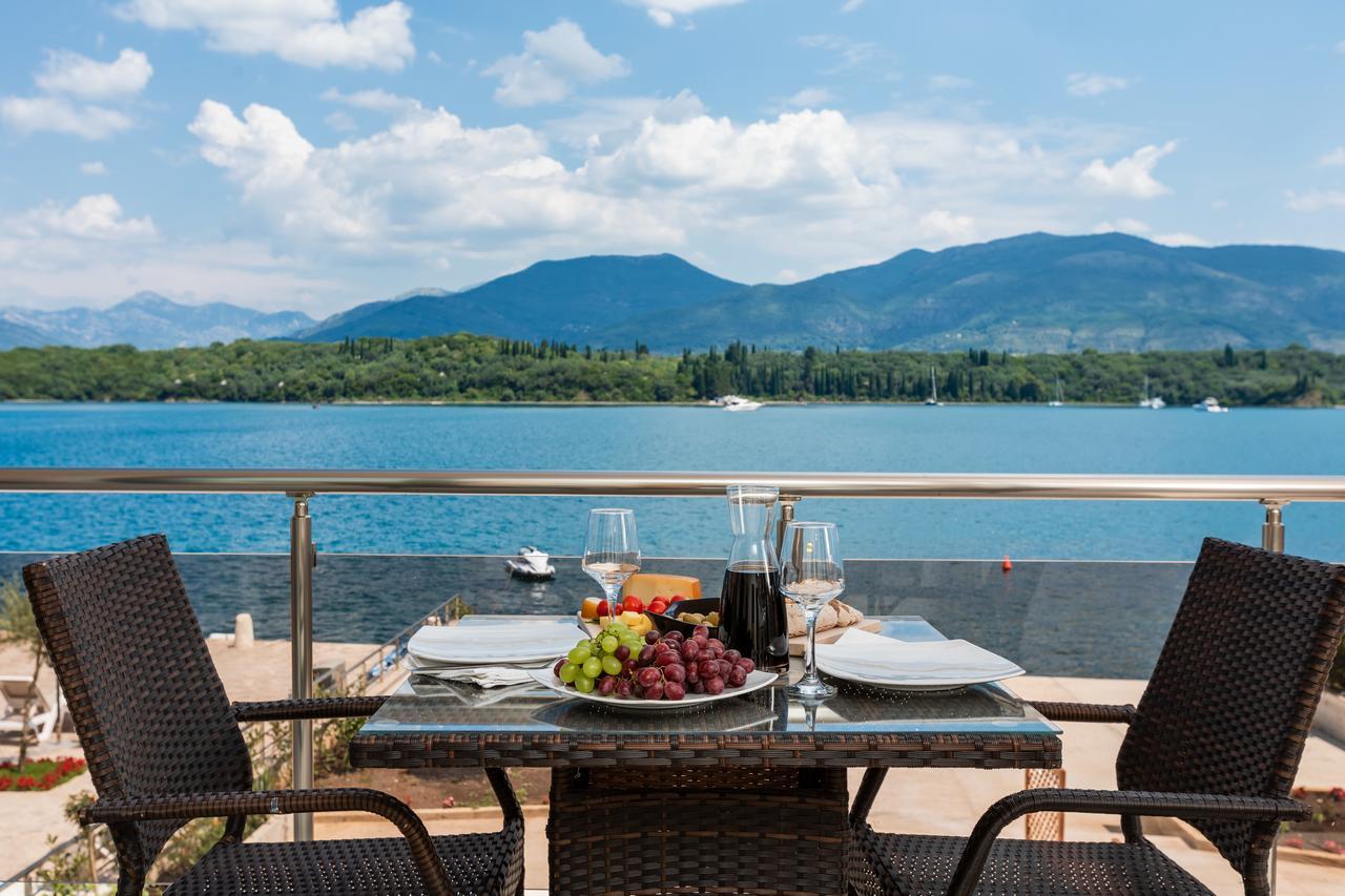 Apartmani Mia Tivat Exterior foto